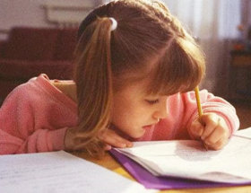 孩子就不用调理肩颈了吗？颈椎上这个穴位，是调理孩子身体的必灸之穴！ 