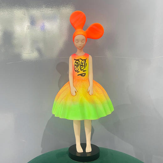 我是谁-然女孩-刘銧銧 商品图0