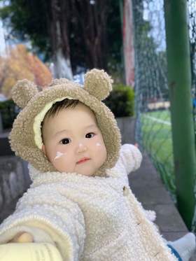 小朋友也会有烦恼吧！为什么冬天风这么大