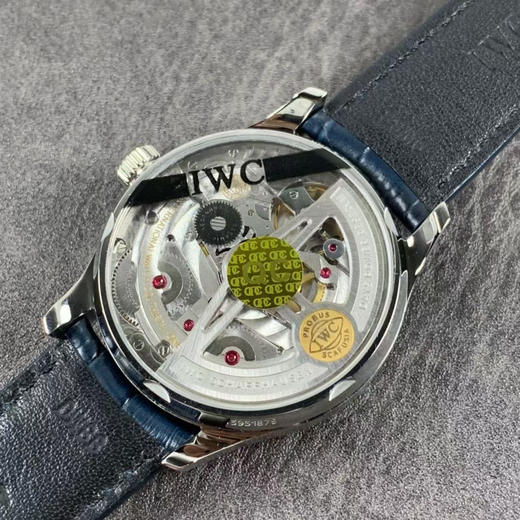 ZF万国 新版本的葡7型号：IW500705（老葡七的型号是IW500107，这是不同的两个型号）系列：葡萄牙52010自动机械,42.3毫米直径,男士手表 商品图7