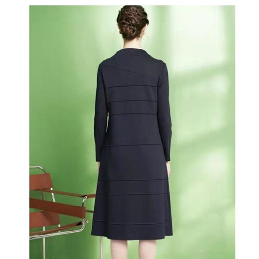 2楼凯莉米洛藏青色收腰连衣裙 商品图1