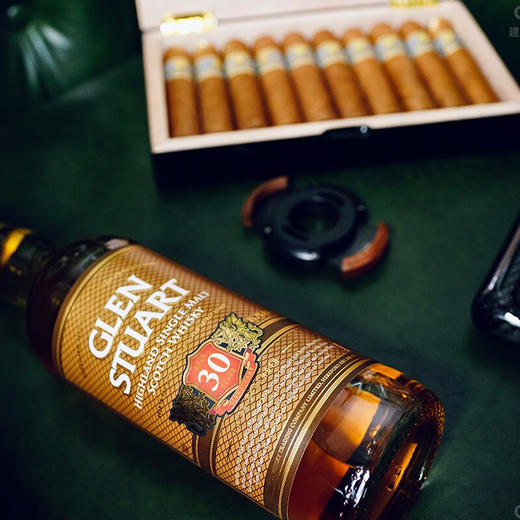 建发酒业 诗都华苏格兰单一纯麦威士忌 英国洋酒700ml 诗都华30年 商品图3