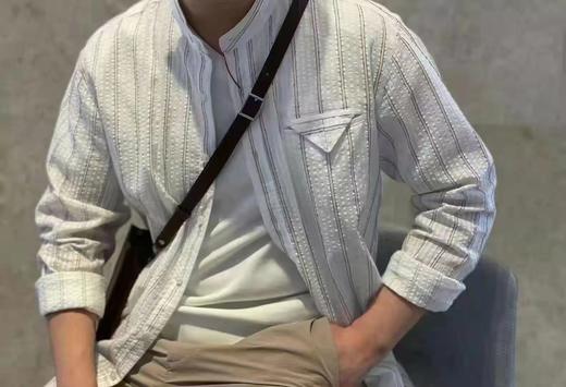 【4F】蓝豹白底咖条泡泡纱衬衫 商品图0