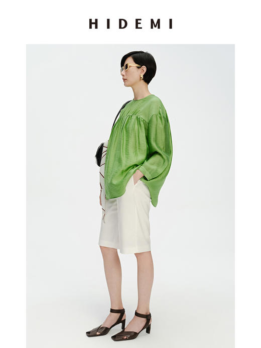 HIDEMI 轻盈风缕感简约设计感轻缎感压褶上衣 沁心绿/奶油米 商品图9