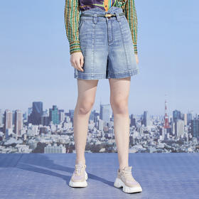 谜底2022夏季新款时尚减龄洗水磨白A型牛仔新疆棉短裤女225MK6017