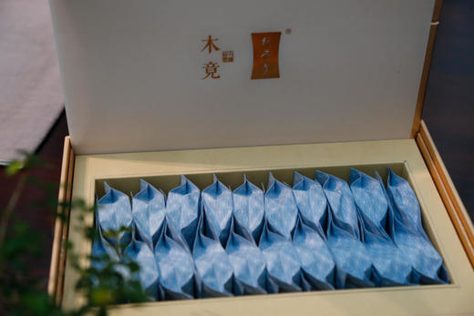 定制白茶翻盖礼盒  100g 商品图1