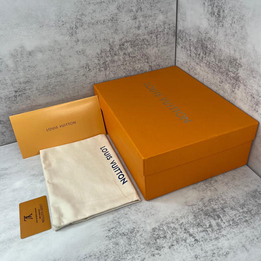 春季特惠💰420 LV LOU1S VU1TT0N 2022爆款情侣压花拖鞋 商品图5