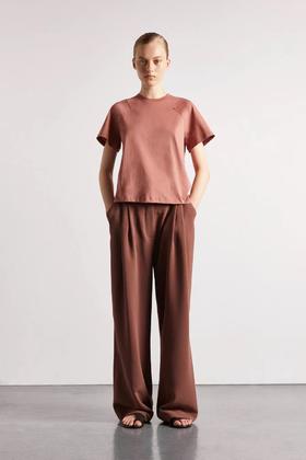 Mark Kenly Domino Tan   珊瑚色/卡其色/白色/沙色LAIA半连肩袖T恤