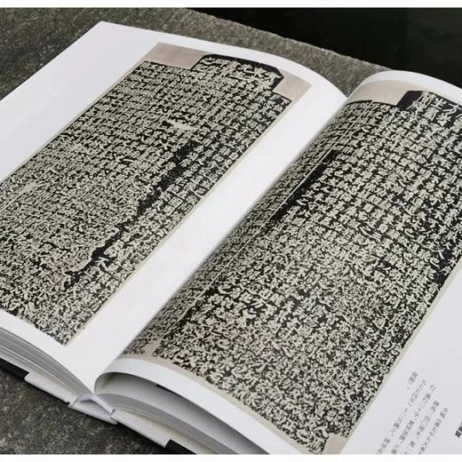 《颜真卿书法全集》，精装，全8册，大16开，朱关田主编，浙江摄影出版社2019年版， 定价3200，售价2280元。 商品图8