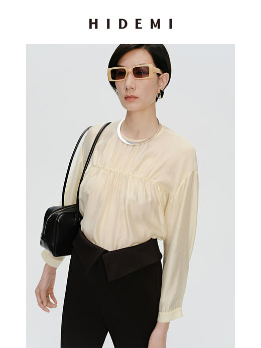 HIDEMI 轻盈风缕感简约设计感轻缎感压褶上衣 沁心绿/奶油米 商品图2