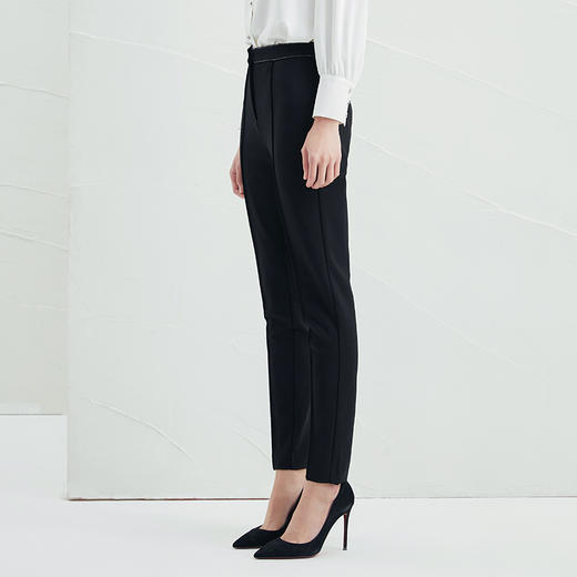 EITIE爱特爱休闲长裤冬季新款简约黑色通勤显瘦小脚修身高腰D2205901 商品图3