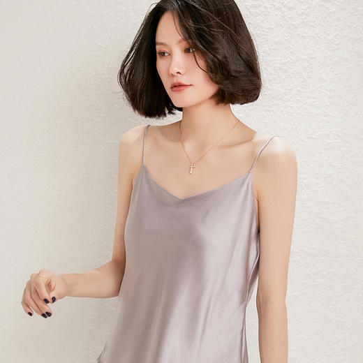 馥迦性感优雅V领仿真丝吊带 J-105 商品图4