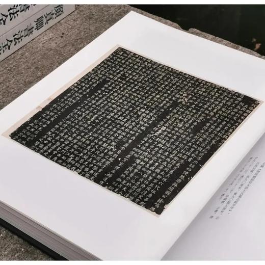 《颜真卿书法全集》，精装，全8册，大16开，朱关田主编，浙江摄影出版社2019年版， 定价3200，售价2280元。 商品图2