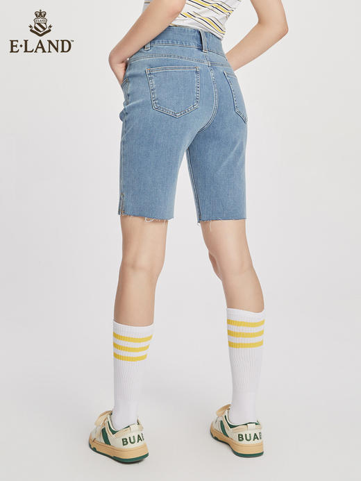 ELAND衣恋2022年春季新款宽松休闲时尚两粒扣复古时髦牛仔短裤女EETJC24H3B 商品图2
