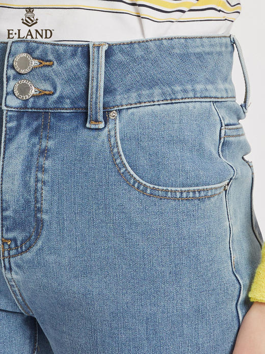 ELAND衣恋2022年春季新款宽松休闲时尚两粒扣复古时髦牛仔短裤女EETJC24H3B 商品图3