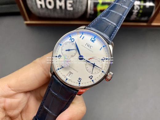 ZF万国 新版本的葡7型号：IW500705（老葡七的型号是IW500107，这是不同的两个型号）系列：葡萄牙52010自动机械,42.3毫米直径,男士手表 商品图2