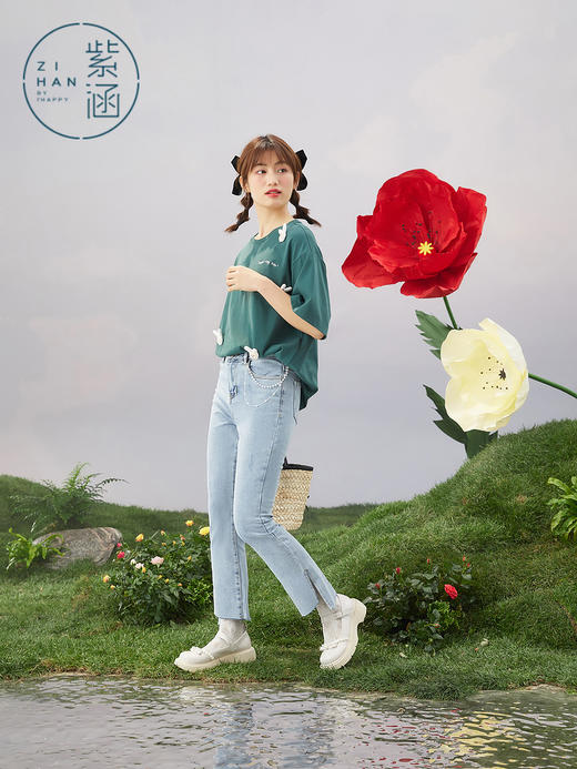 ZIHAN紫涵修身浅色牛仔裤不规则开叉喇叭裤女2022夏季新款花朵珍珠链条Z2Z03BS183 商品图2