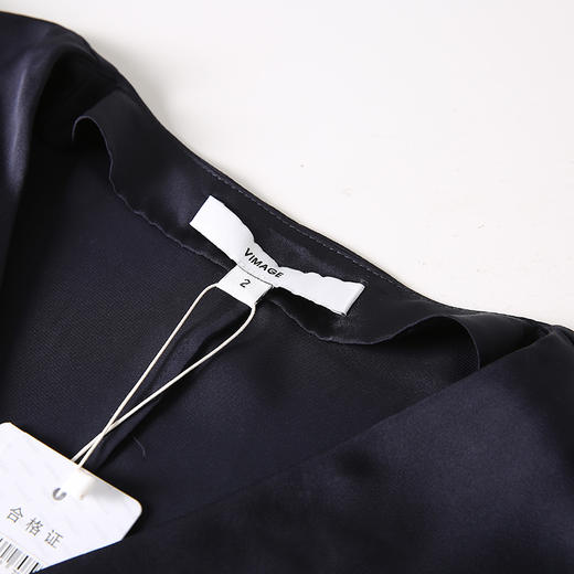 VIMAGE纬漫纪夏款新品时尚显瘦V领上衣女V1713333 商品图2