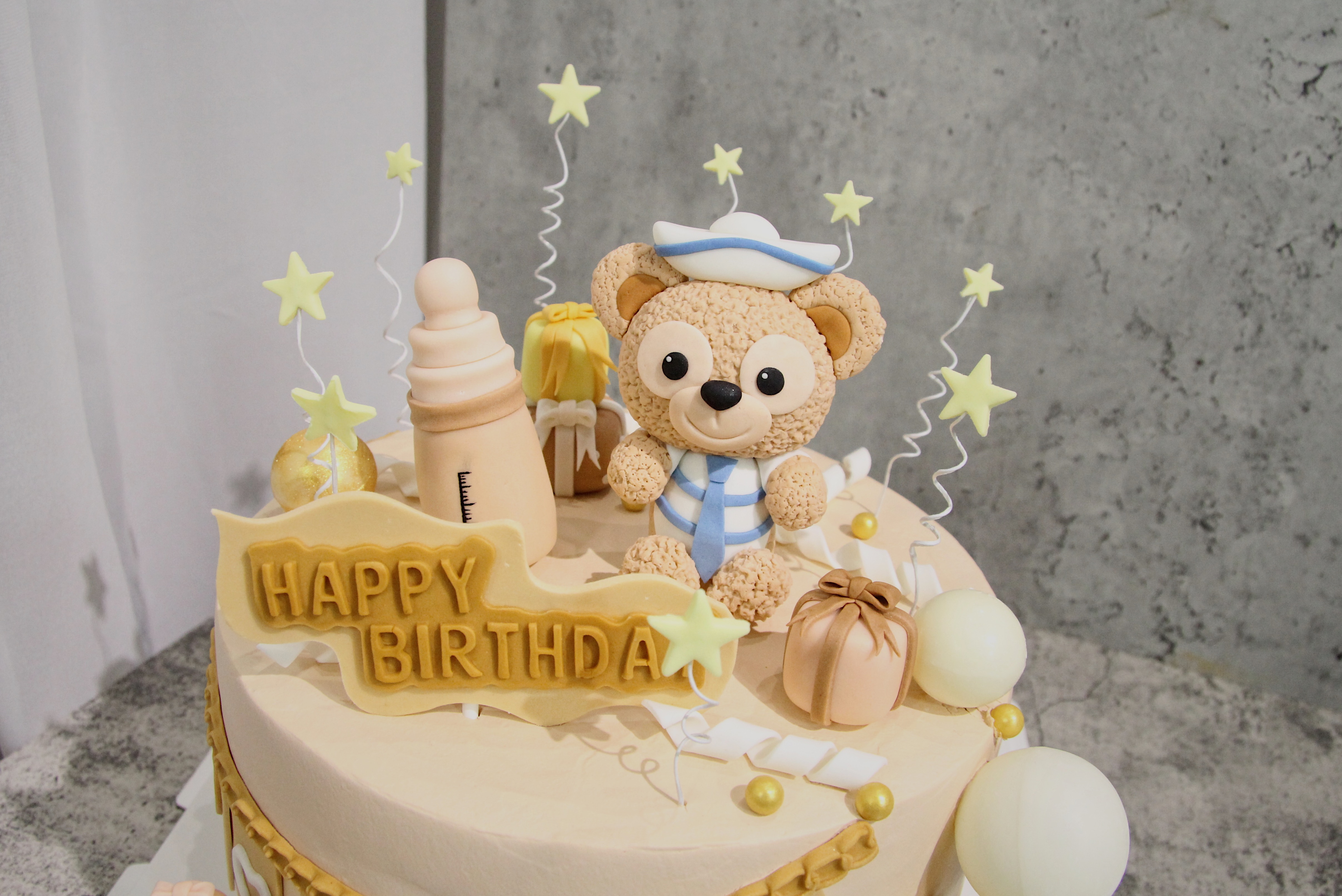 达菲熊-奶油水果蛋糕(提早24小时预定) - 食甜帮