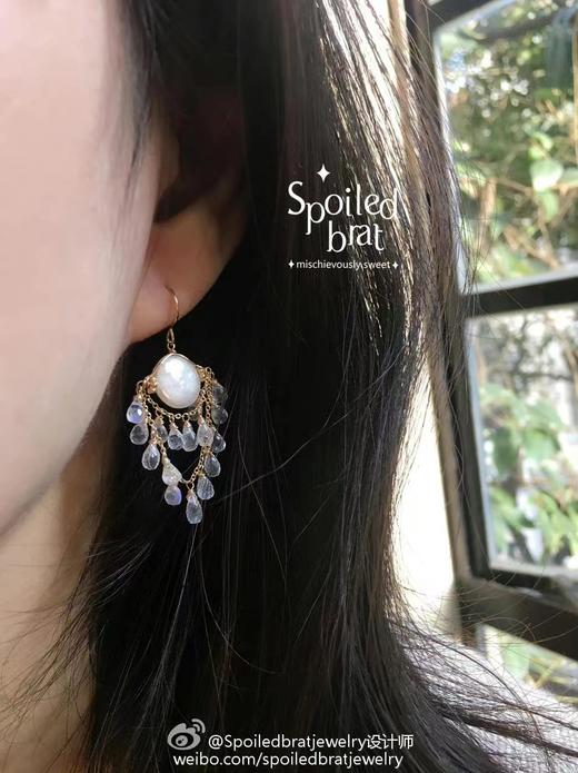 SpoiledBrat Jewelry 风铃系列 珍珠月光石耳环 商品图3