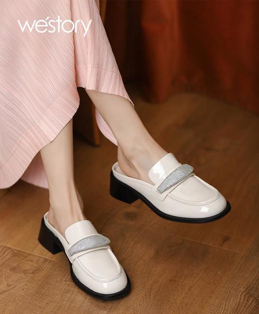 westory2022春夏季新款水钻包头休闲中跟穆勒拖W22AH54811 商品图0