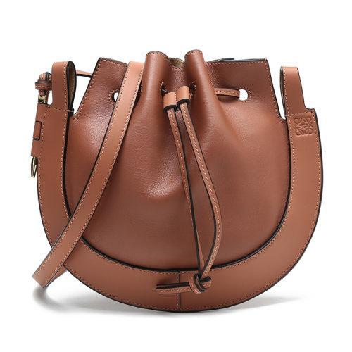 【国内现货】LOEWE/罗意威女士牛皮小号Horseshoe单肩斜挎包 A826303X02 商品图5