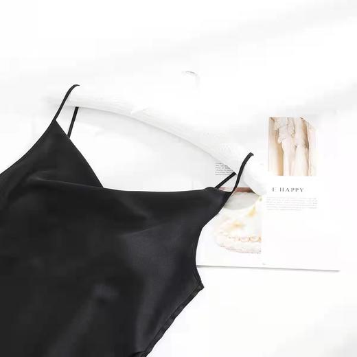 安莉芳性感深V吊带中长款打底裙女士带杯垫可外穿家居睡裙EL00452 商品图0