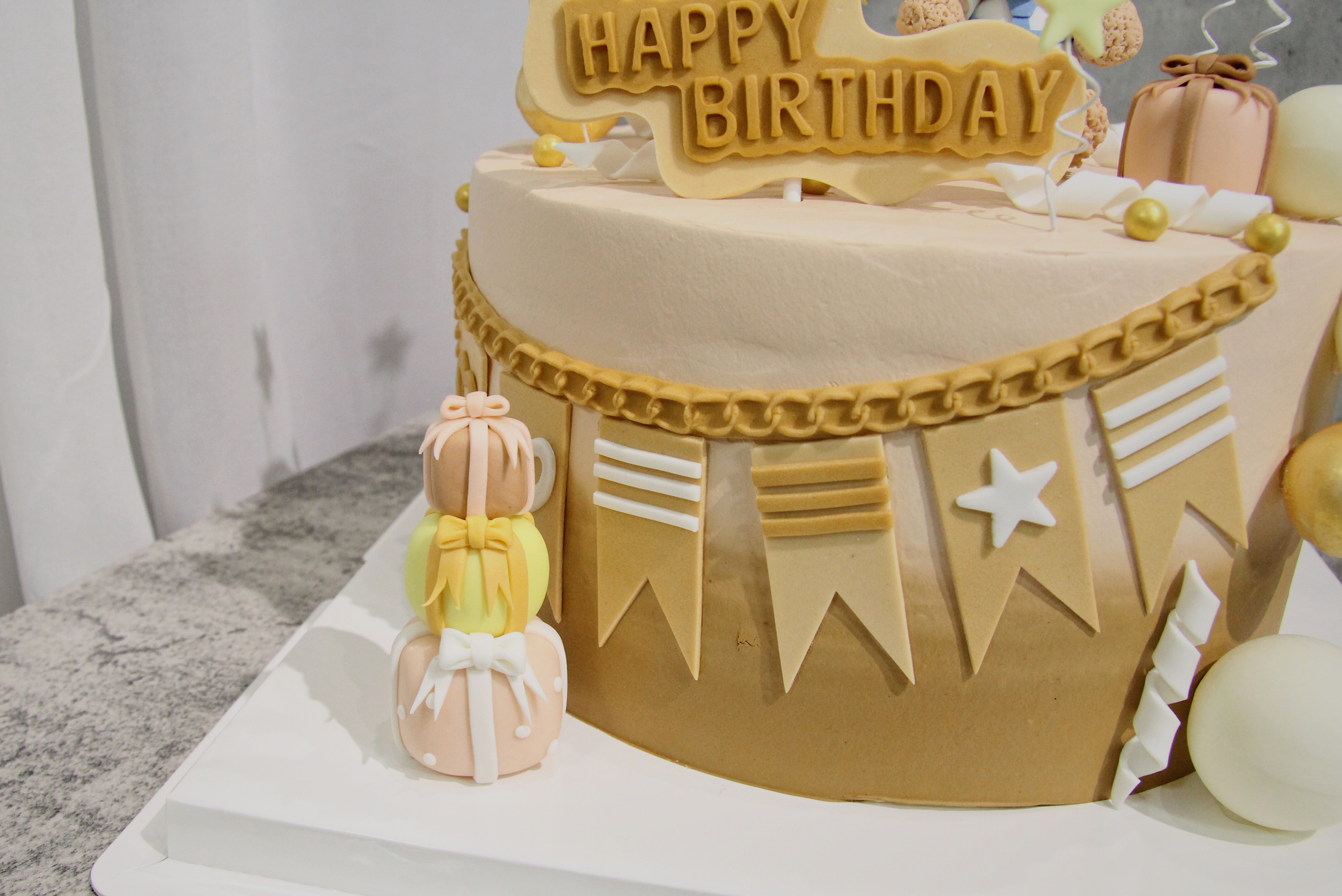 达菲熊-奶油水果蛋糕(提早24小时预定) - 食甜帮