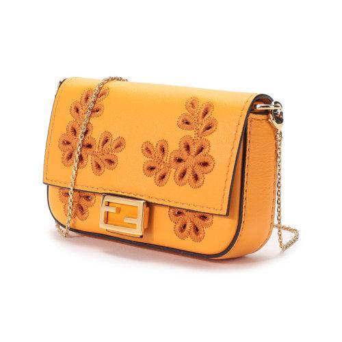 【国内现货】FENDI/芬迪 2021款 女士BAGUETTE系列皮革/织物吊饰挂饰单肩斜挎包 7AR844 AFCS 商品图1