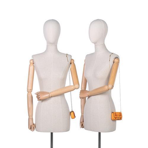 【国内现货】FENDI/芬迪 2021款 女士BAGUETTE系列皮革/织物吊饰挂饰单肩斜挎包 7AR844 AFCS 商品图4