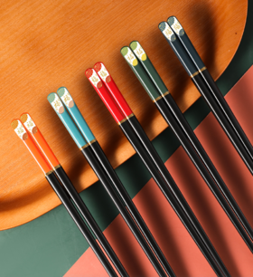  筷子界的顶峰之作：是时候换掉容易发霉的木筷竹筷了。 