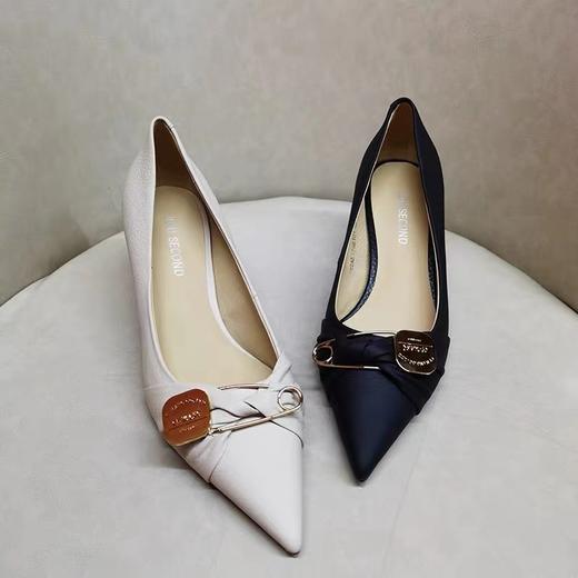 IUIU SECOND 春夏气质格调系列方头漆皮高跟鞋U22AE17961 商品图0