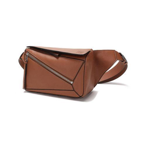 【国内现货】LOEWE/罗意威 2021款 男士小号Puzzle系列牛皮革胸包斜挎包腰包 B510P35X09 商品图6