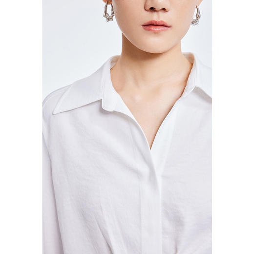 LILY2022夏季新款女装小众设计肌理感短款长袖白衬衫122200C8139 商品图3