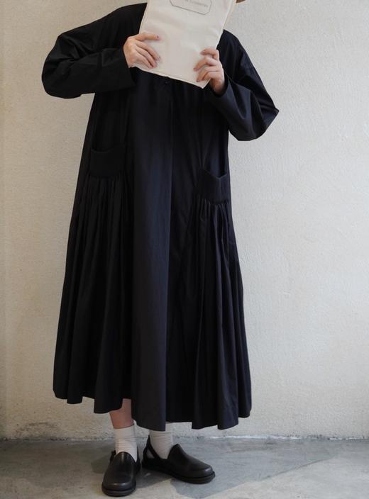 ECOLE DE CURIOSITES 卡其/黑色 风琴褶皱连衣裙 商品图9