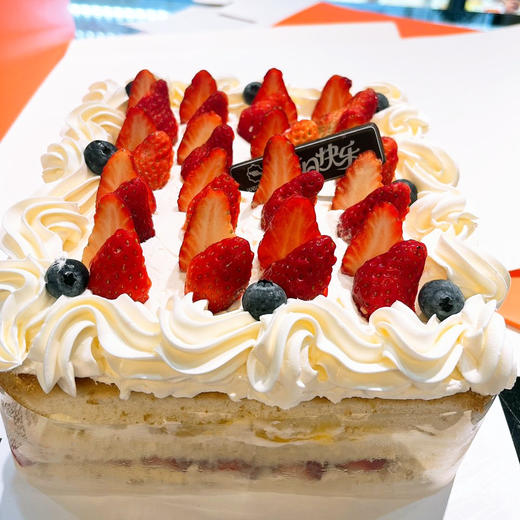 味美特“草莓夏洛特”草莓大汇聚奶油蛋糕 商品图1