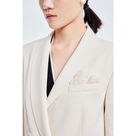 LILY2022夏季新款女装简约气质纯色通勤双排扣西装外套122210C2129 商品图3