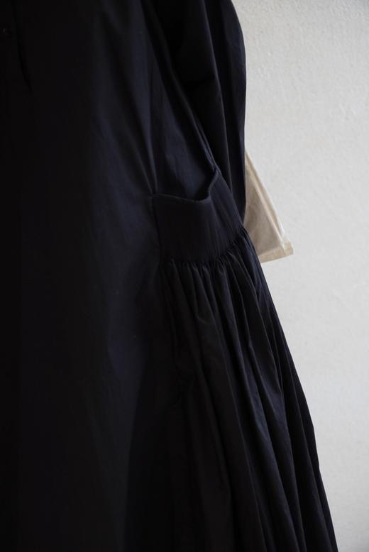 ECOLE DE CURIOSITES 卡其/黑色 风琴褶皱连衣裙 商品图12