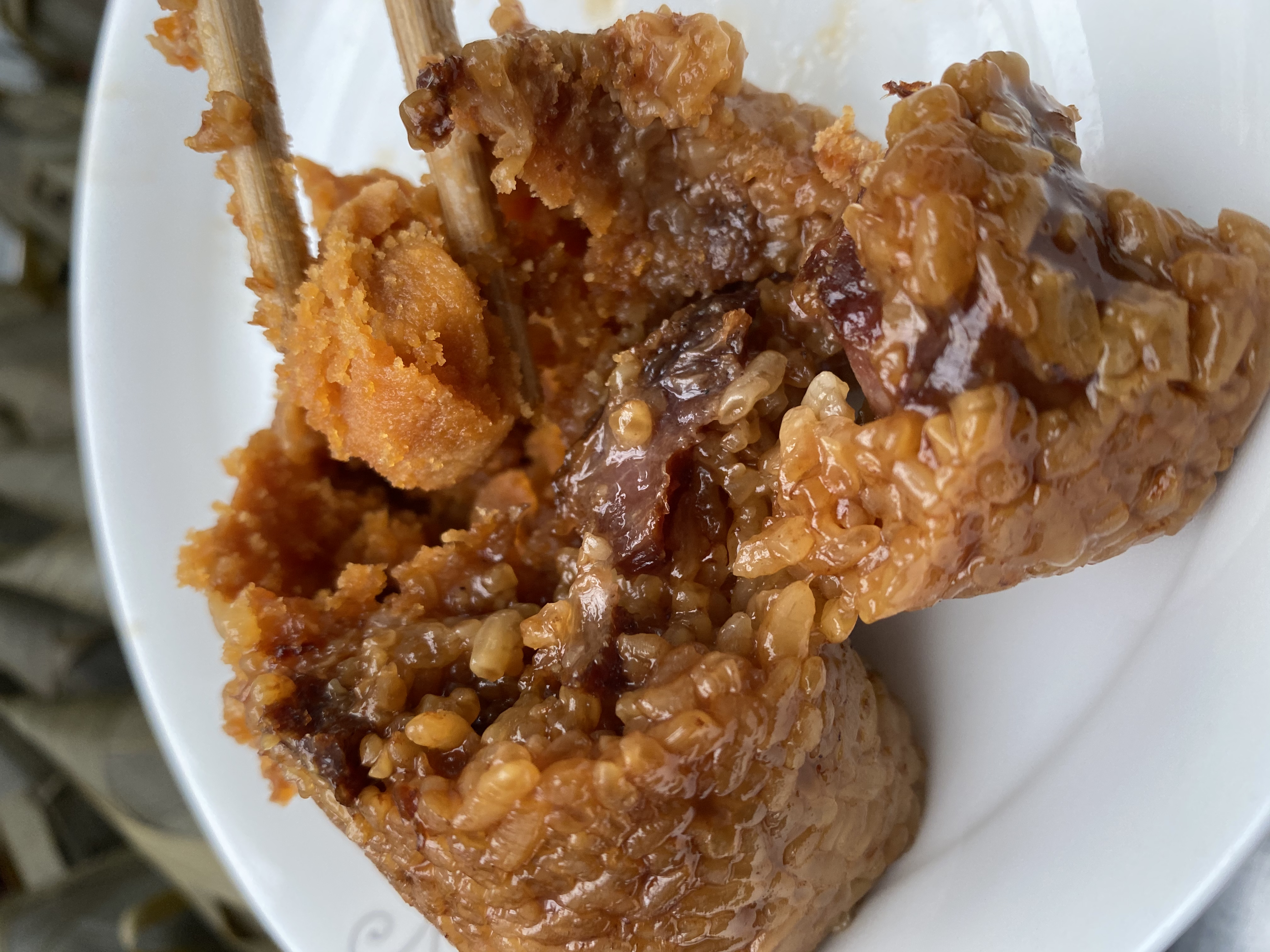 周一取货：【蛋黄肉粽】一个200g左右，超级好吃的粽子，满满的都是现料！