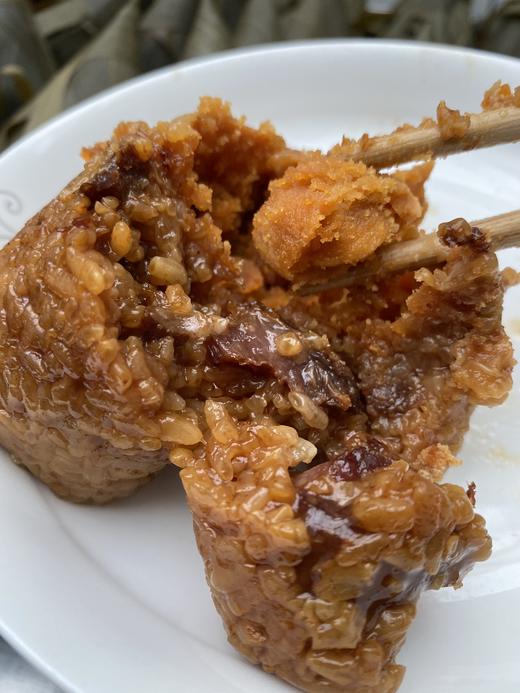周一取货：【蛋黄肉粽】一个200g左右，超级好吃的粽子，满满的都是现料！ 商品图0
