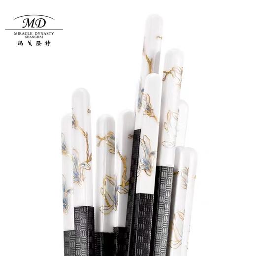 【春上新】10楼玛戈隆特玉兰花开黄金珐琅彩合金筷礼盒【6双】吊牌价499元活动价424元 商品图2