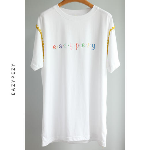 EAZYPEZY 7周年纪念字母彩色缝边T恤 商品图1