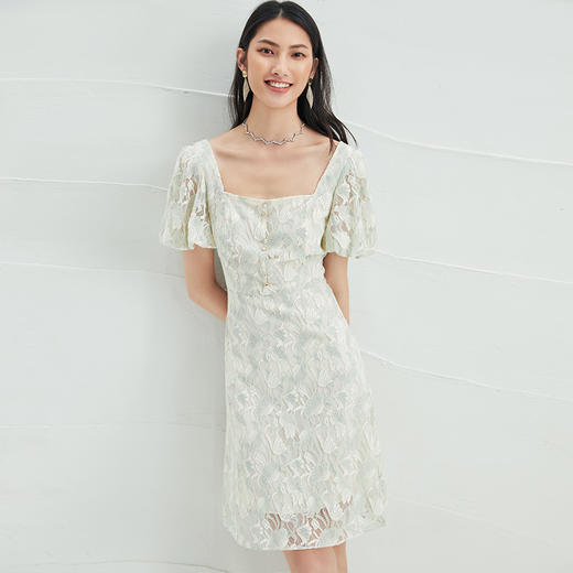 EITIE爱特爱夏季新款时尚气质显瘦泡泡袖方领a字蕾丝连衣裙B2207938 商品图2