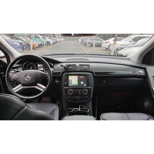 奔驰  R 320 4MATIC 商务 【长租-北京】 商品图6