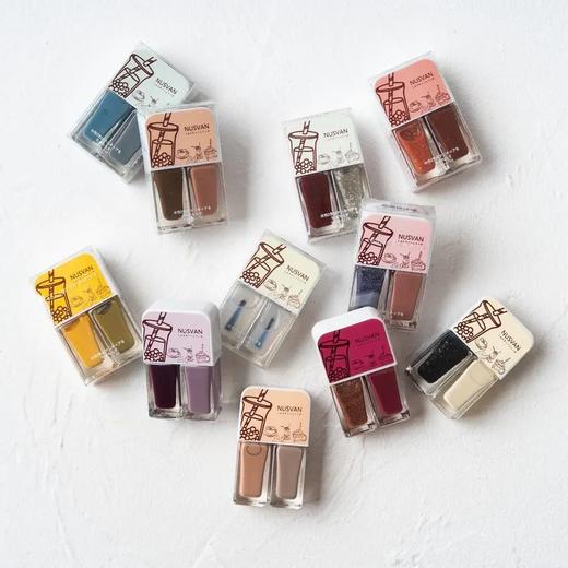 【任选两组，自动变价39.9】NUSVAN奶茶系列双色指甲油（芒果抹茶/脏脏蜜桃/蓝莓星冰乐/椰汁西米露/海藻之蓝/红豆拿铁/金沙红榴） 商品图9