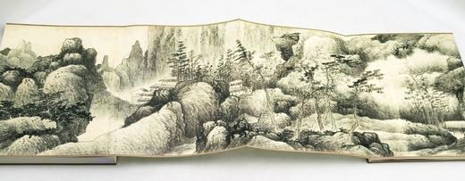 《千岩万壑图》，清 龚贤绘，布面盒装，册页装，约16开，江西人民美术出版社2012年版，定价980，售价168元。

此图写千岩万壑。气势磅礴。山峦、高丘、林木、从树、山涧、寒林、渔艇、农舍、清江、苇 商品图12