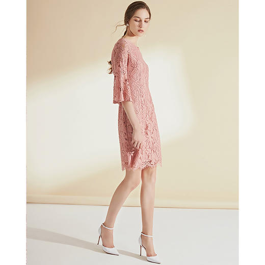 EITIE爱特爱女装蕾丝镂空钩花喇叭七分袖优雅连衣裙D1907319 商品图3