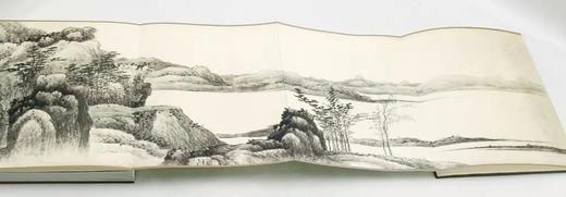 《千岩万壑图》，清 龚贤绘，布面盒装，册页装，约16开，江西人民美术出版社2012年版，定价980，售价168元。

此图写千岩万壑。气势磅礴。山峦、高丘、林木、从树、山涧、寒林、渔艇、农舍、清江、苇 商品图11