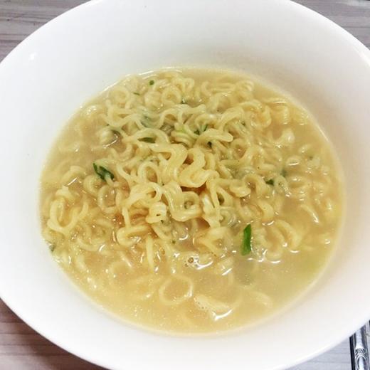 韩国进口农心牛骨头汤面110g*5袋 牛肉骨头汤面拉面方便面速食面 商品图3