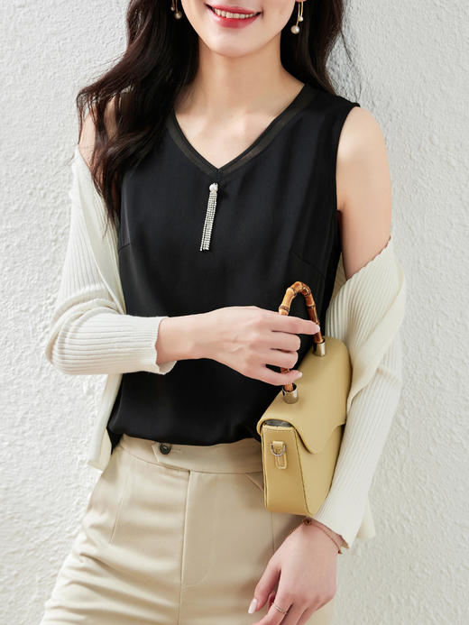 【专属特价】熙世界雪纺吊带V领背心女夏新款宽松外穿内搭白色无袖上衣 商品图2